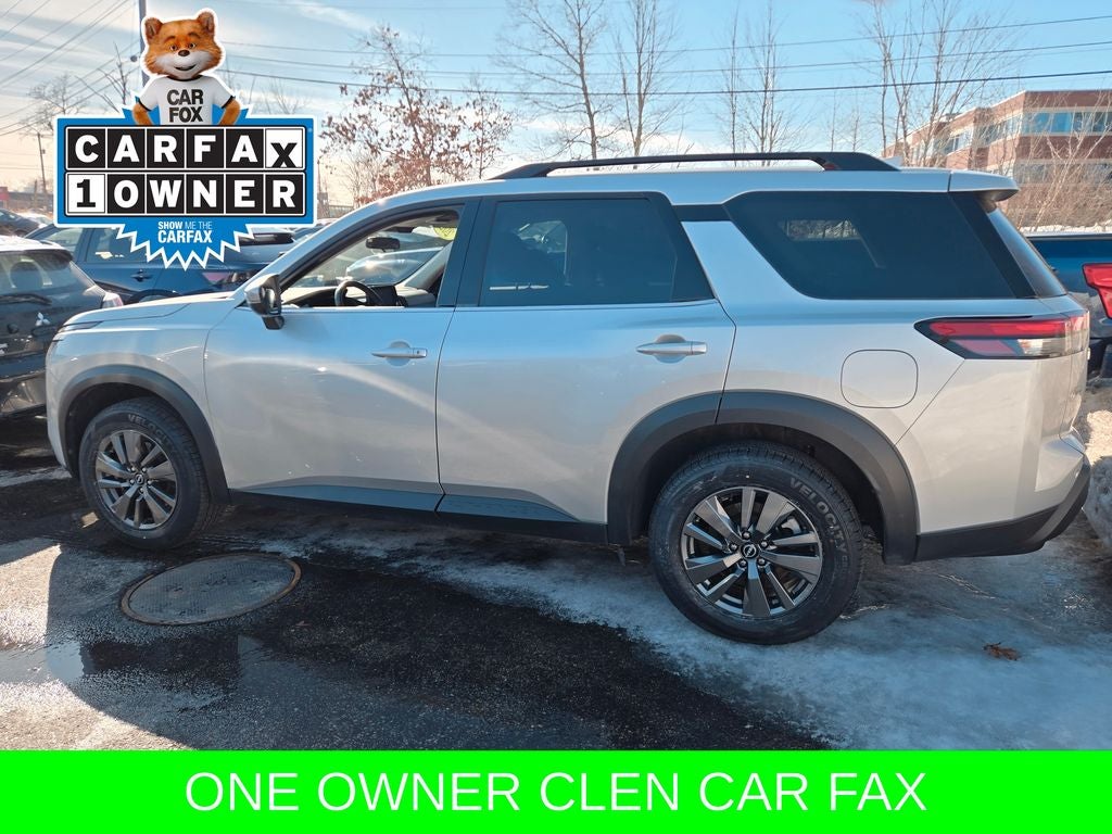 2024 Nissan Pathfinder SV