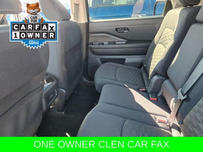 2024 Nissan Pathfinder SV