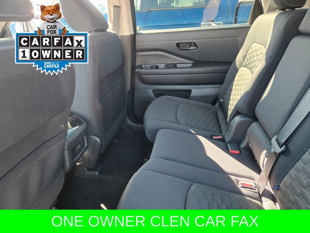 2024 Nissan Pathfinder SV