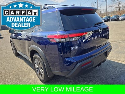 2023 Nissan Pathfinder SV