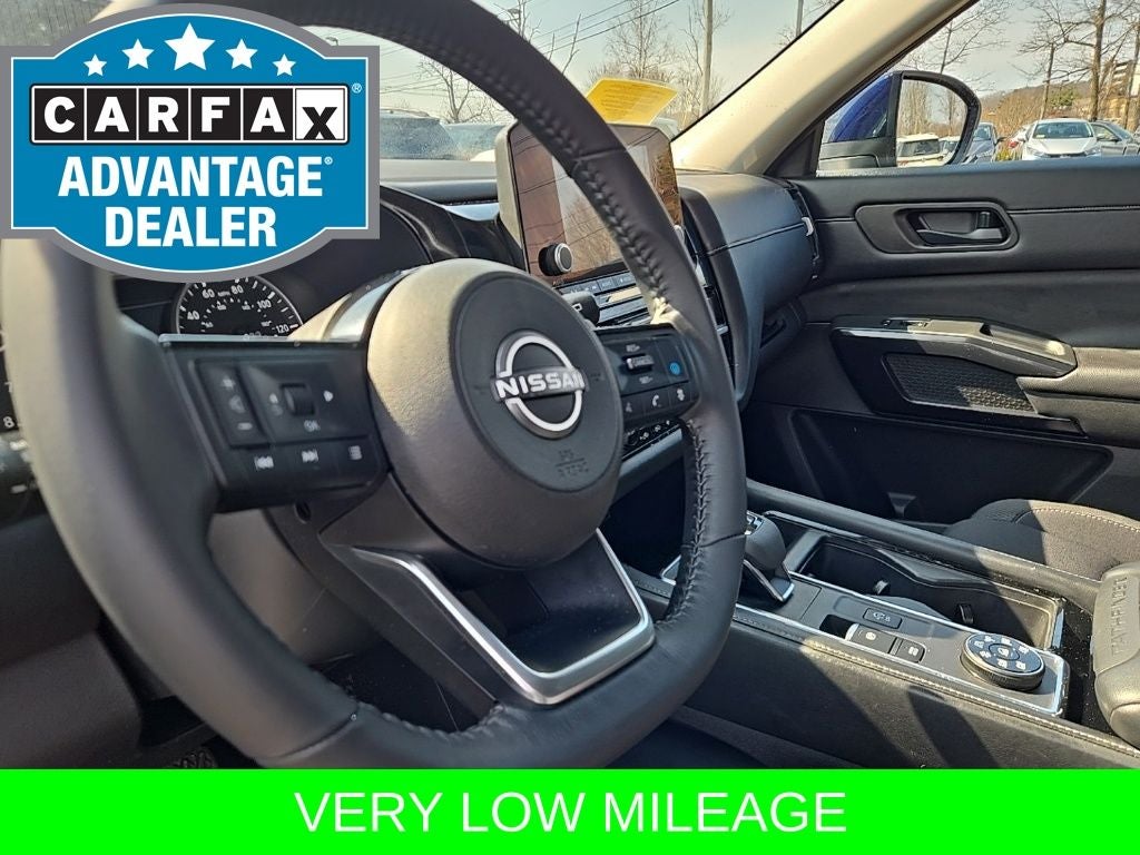 2023 Nissan Pathfinder SV