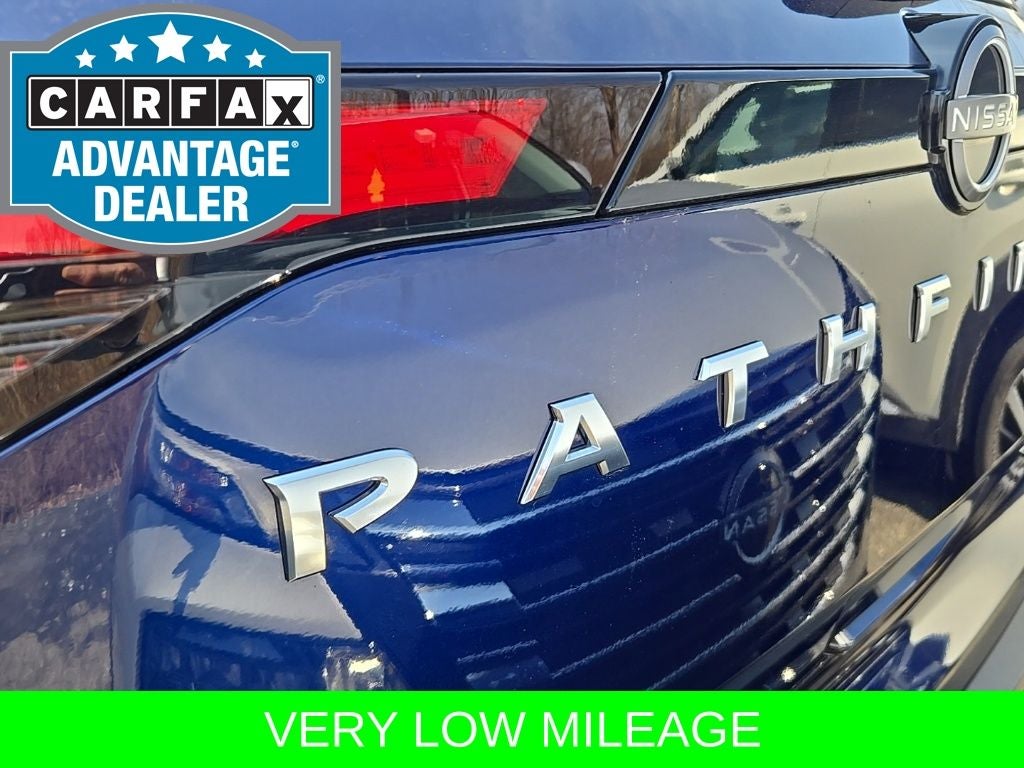 2023 Nissan Pathfinder SV