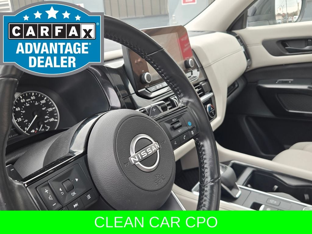 2023 Nissan Pathfinder SV