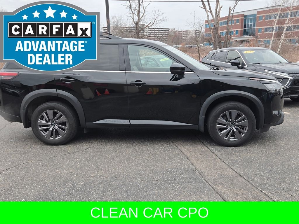 2023 Nissan Pathfinder SV