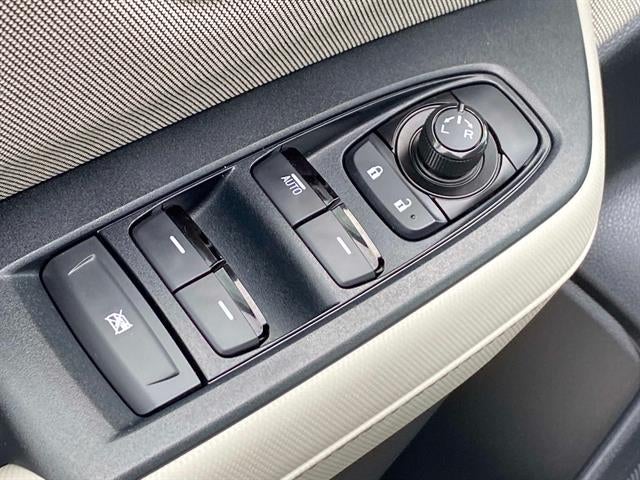 2025 Subaru Forester Base