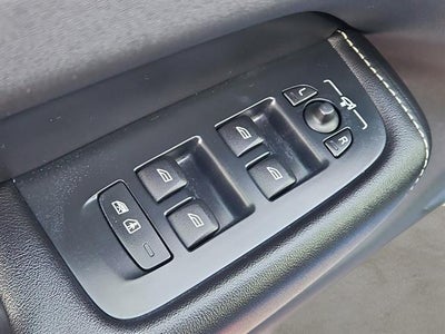 2019 Volvo XC60 T5 R-Design