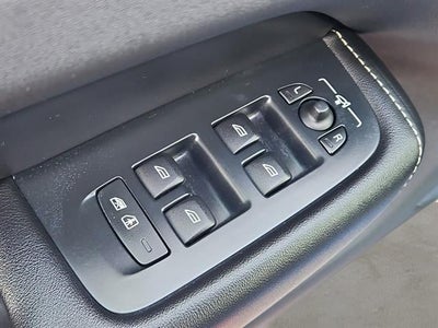 2019 Volvo XC60 T5 R-Design