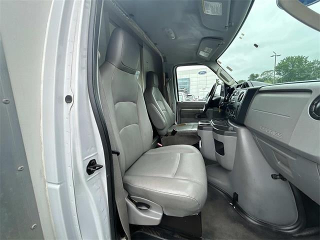 2014 Ford Econoline Commercial Cutaway Base