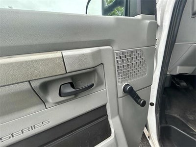 2014 Ford Econoline Commercial Cutaway Base