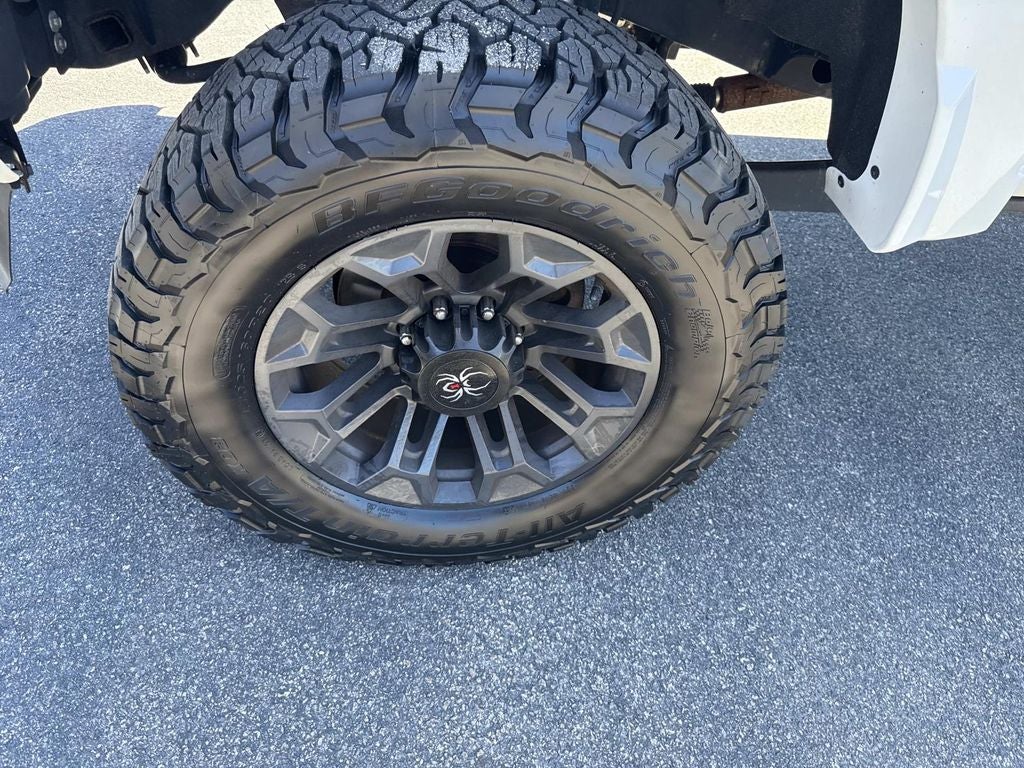 2022 Ford F-250SD Lariat Black Widow