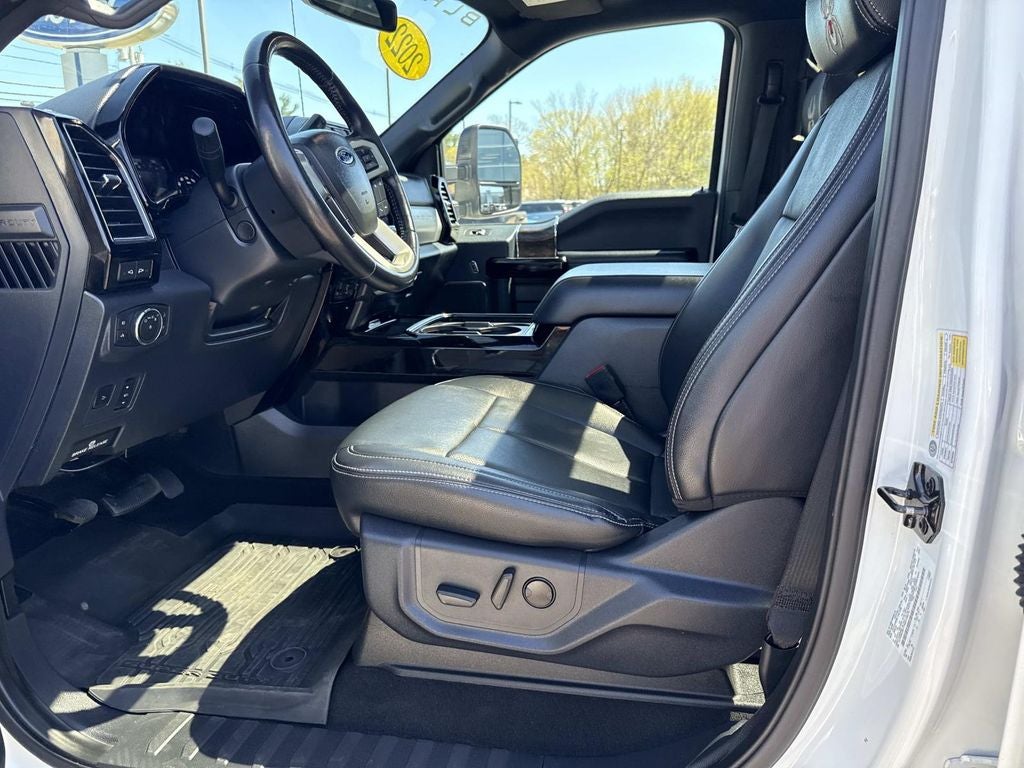 2022 Ford F-250SD Lariat Black Widow