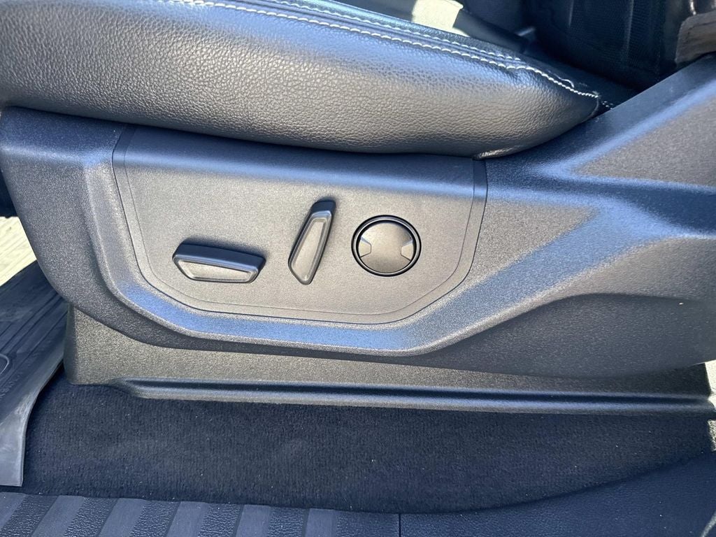 2022 Ford F-250SD Lariat Black Widow