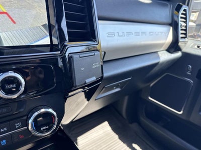2022 Ford F-250SD Lariat Black Widow