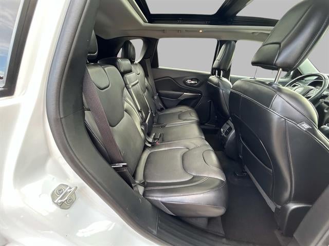 2019 Jeep Cherokee Overland