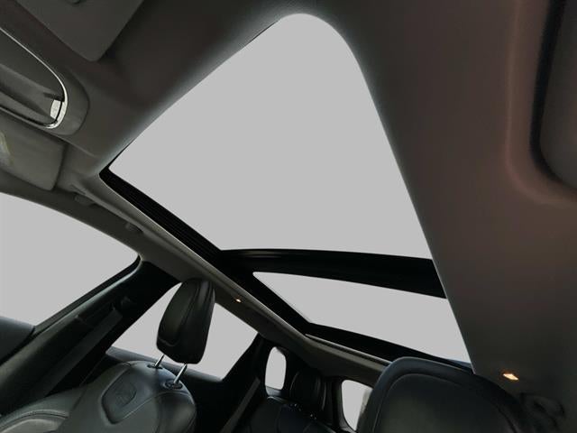 2019 Jeep Cherokee Overland