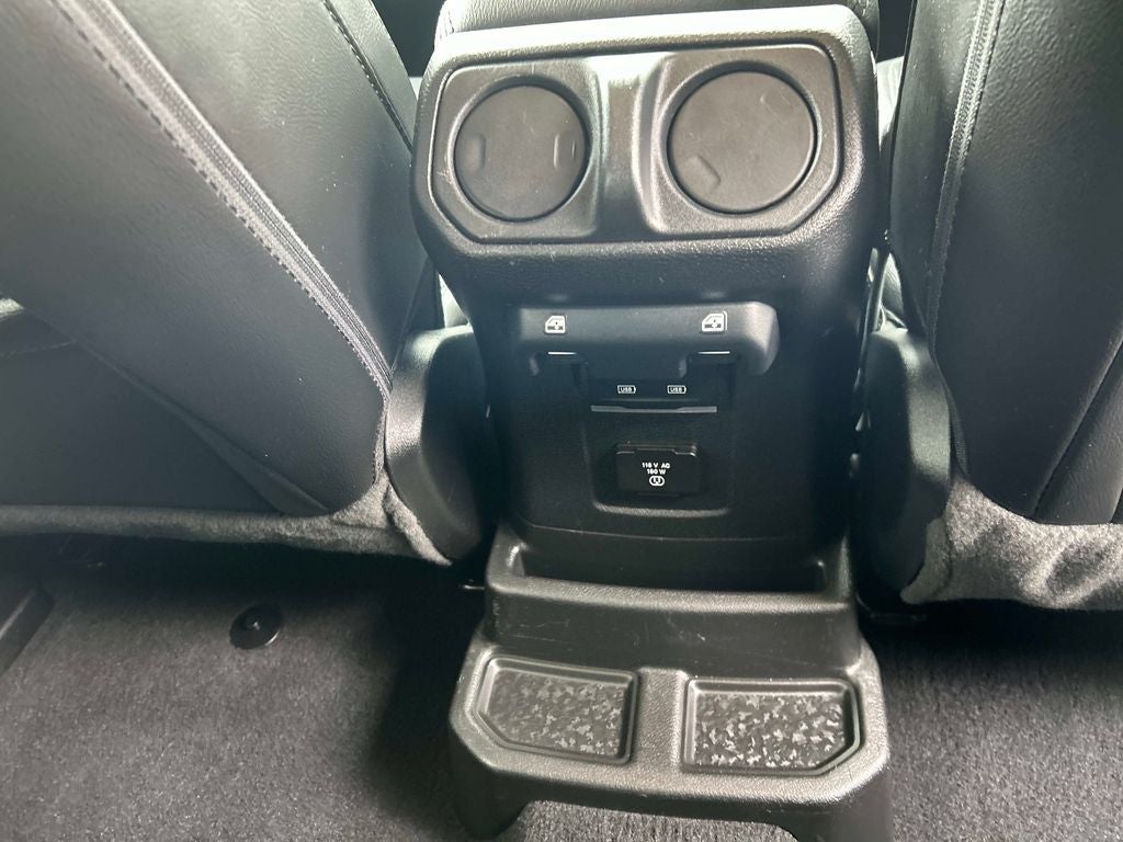 2022 Jeep Wrangler Unlimited Sahara Altitude