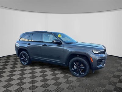 2022 Jeep Grand Cherokee Altitude