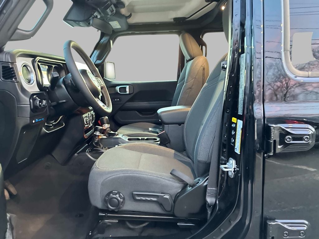 2025 Jeep Wrangler Sahara 4xe