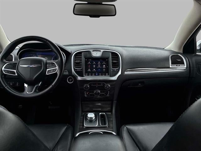 2019 Chrysler 300 Touring L