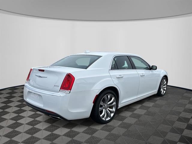 2019 Chrysler 300 Touring L