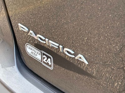 2022 Chrysler Pacifica Hybrid Touring L