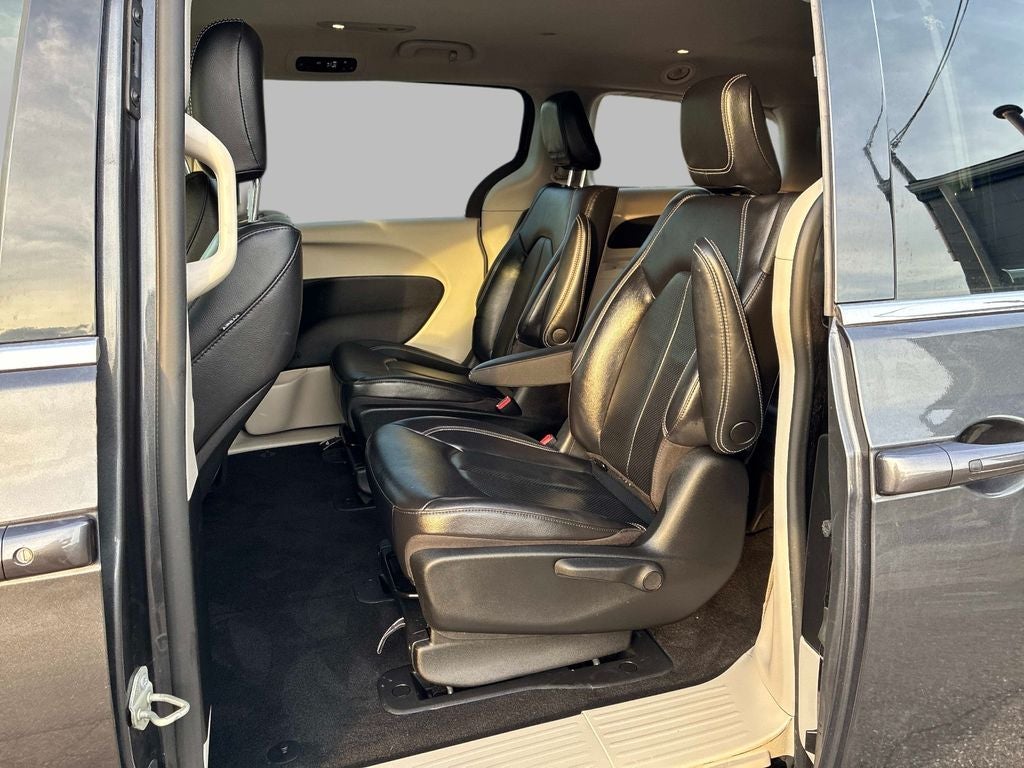 2022 Chrysler Pacifica Hybrid Touring L