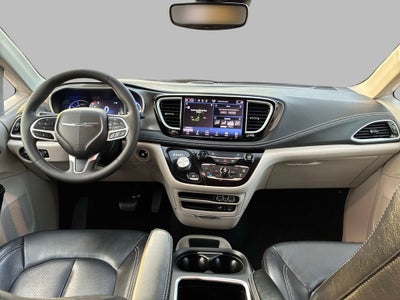 2022 Chrysler Pacifica Hybrid Touring L