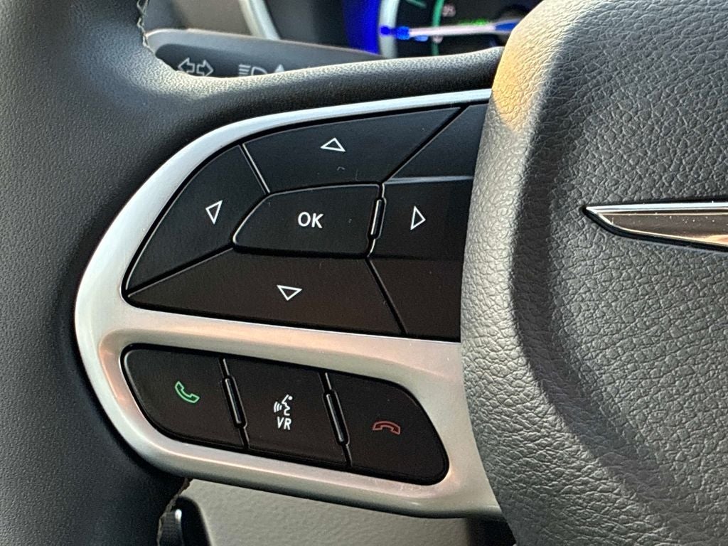 2022 Chrysler Pacifica Hybrid Touring L