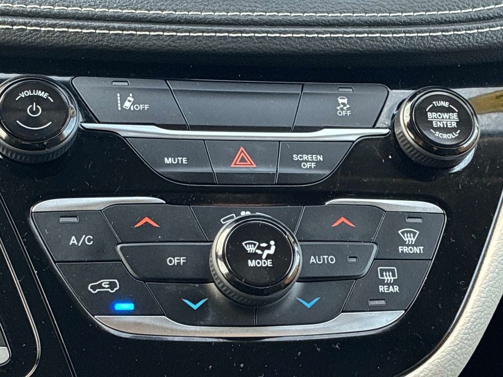 2022 Chrysler Pacifica Hybrid Touring L