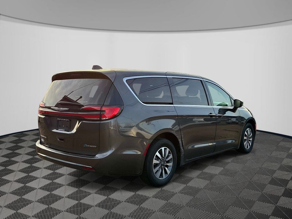 2022 Chrysler Pacifica Hybrid Touring L