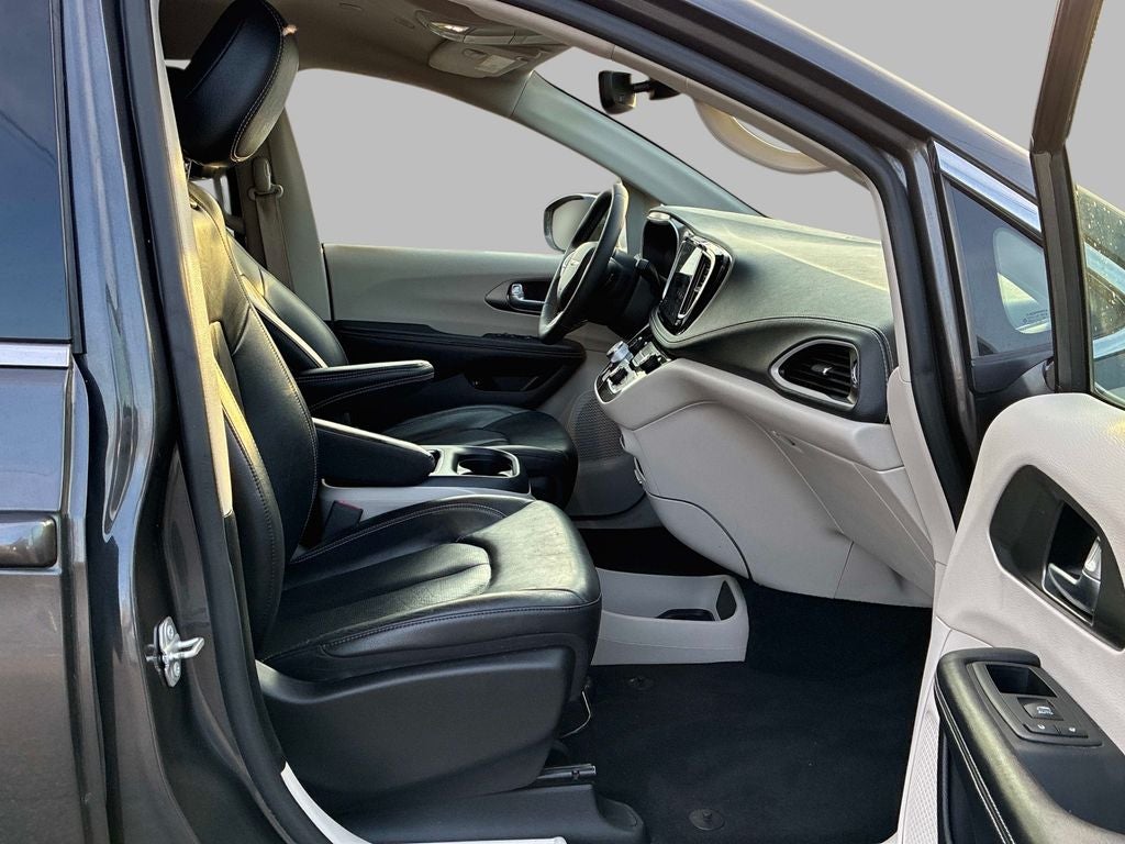 2022 Chrysler Pacifica Hybrid Touring L