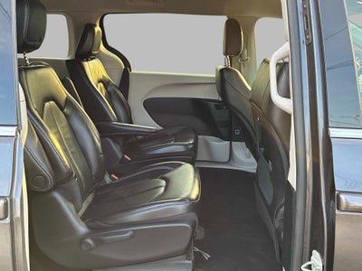 2022 Chrysler Pacifica Hybrid Touring L