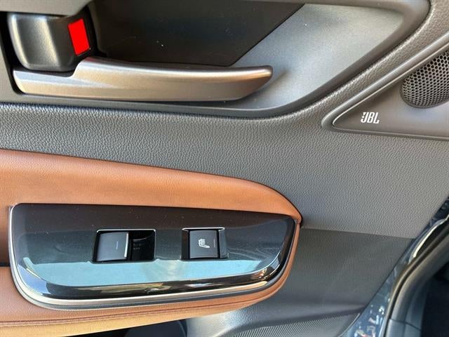 2025 Toyota Crown Signia Limited