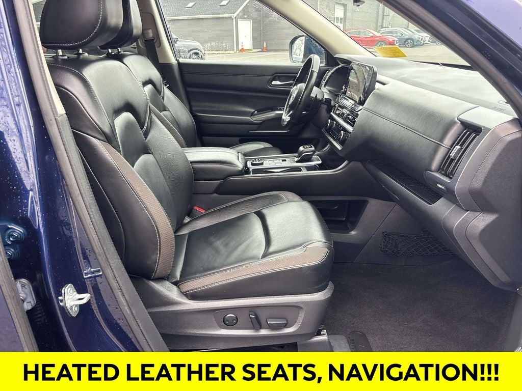 2023 Nissan Pathfinder SL