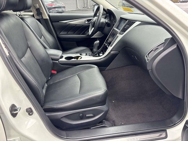 2023 INFINITI Q50 LUXE