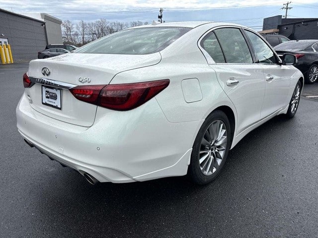2023 INFINITI Q50 LUXE