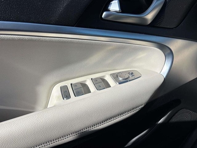 2024 Genesis G70 2.5T