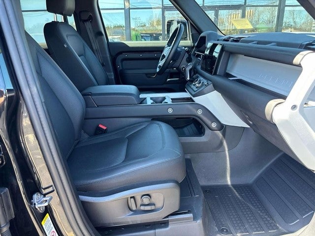 2025 Land Rover Defender 110 S