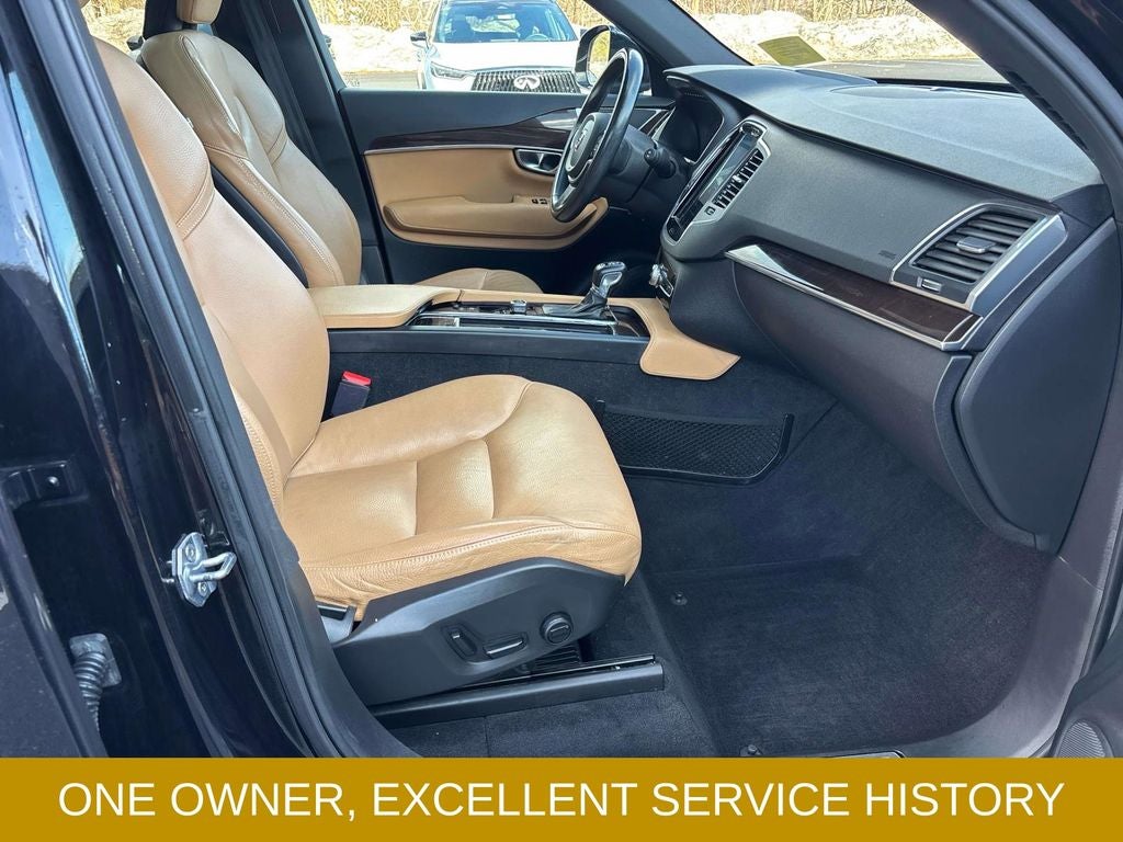 2019 Volvo XC90 T6 Momentum