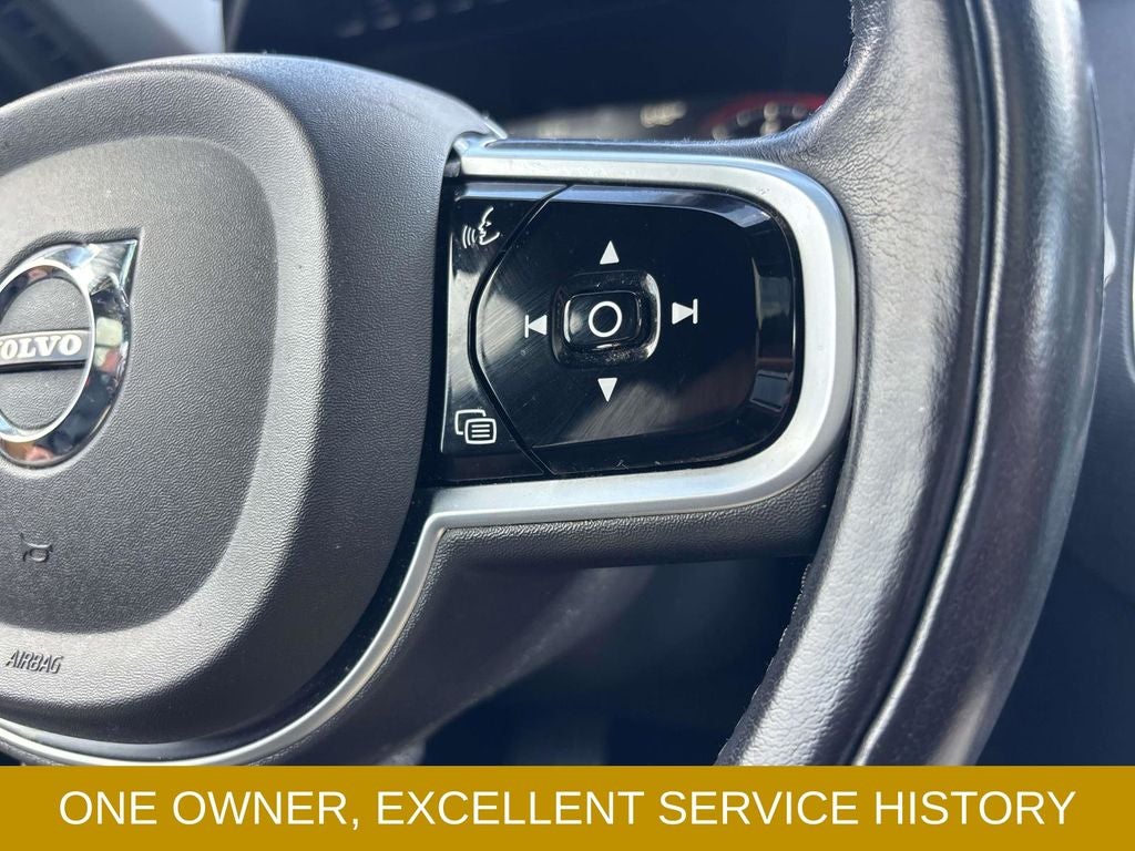 2019 Volvo XC90 T6 Momentum