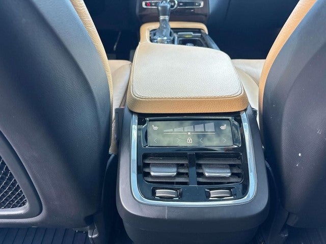 2019 Volvo XC90 T6 Momentum