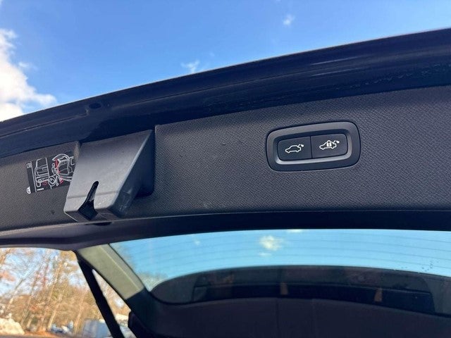 2019 Volvo XC90 T6 Momentum