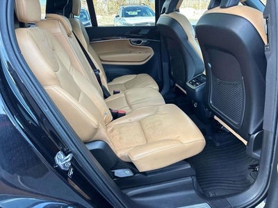 2019 Volvo XC90 T6 Momentum