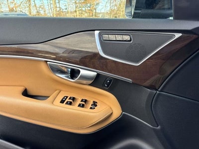 2019 Volvo XC90 T6 Momentum