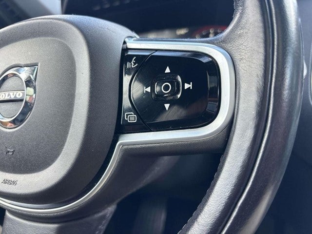 2019 Volvo XC90 T6 Momentum